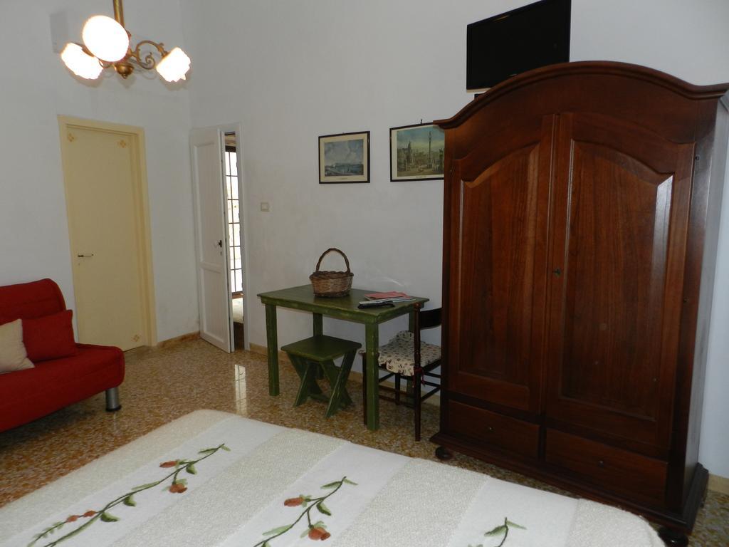 Casa Corte Con Terrazza Taviano  Exterior photo