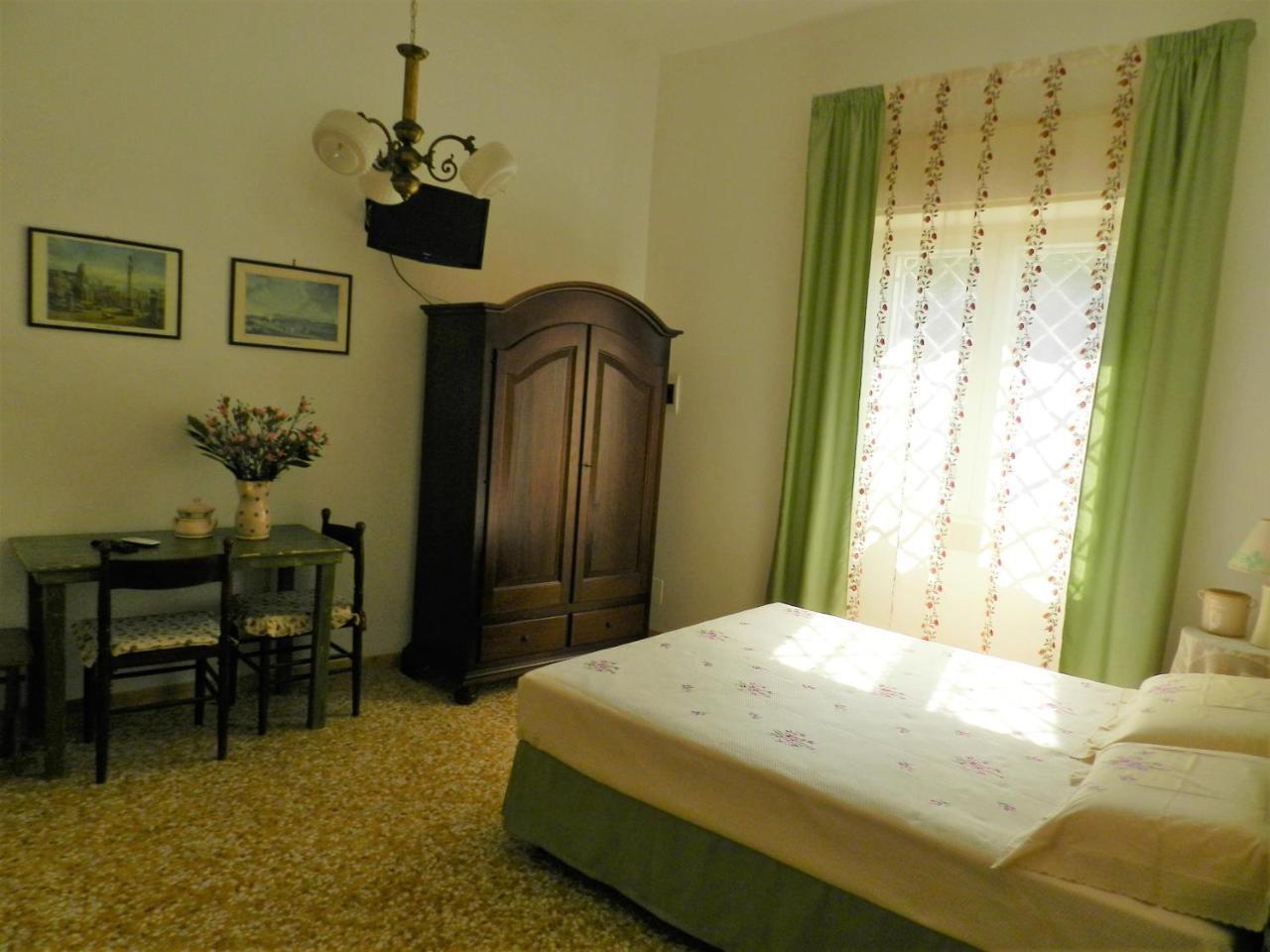 Casa Corte Con Terrazza Taviano  Exterior photo